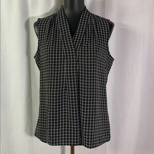 Talbots Black & White Geo Print Sleeveless V-Neck Blouse